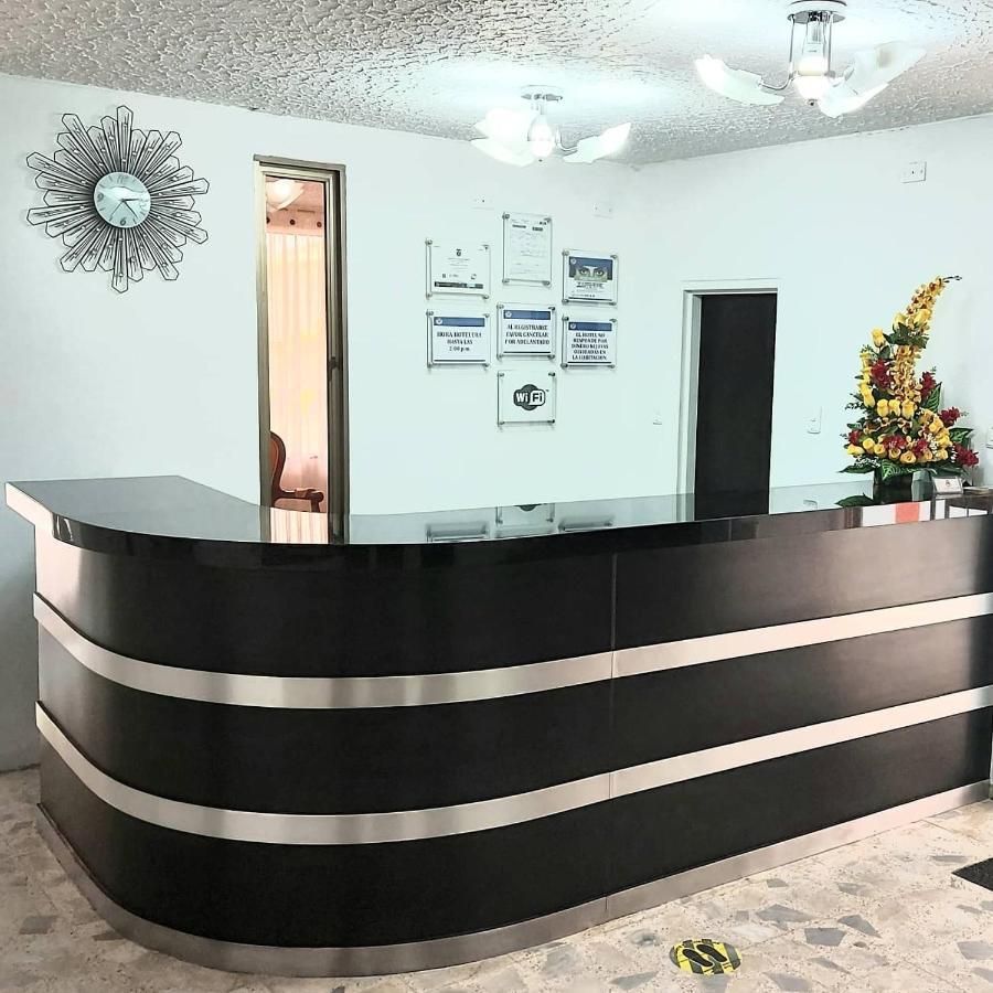 Hotel Emperador Barbosa  Extérieur photo