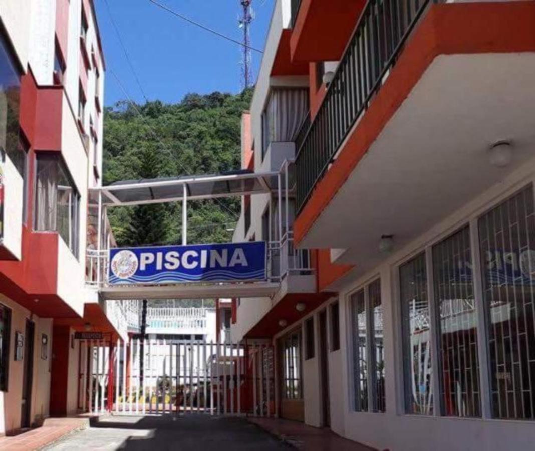 Hotel Emperador Barbosa  Extérieur photo