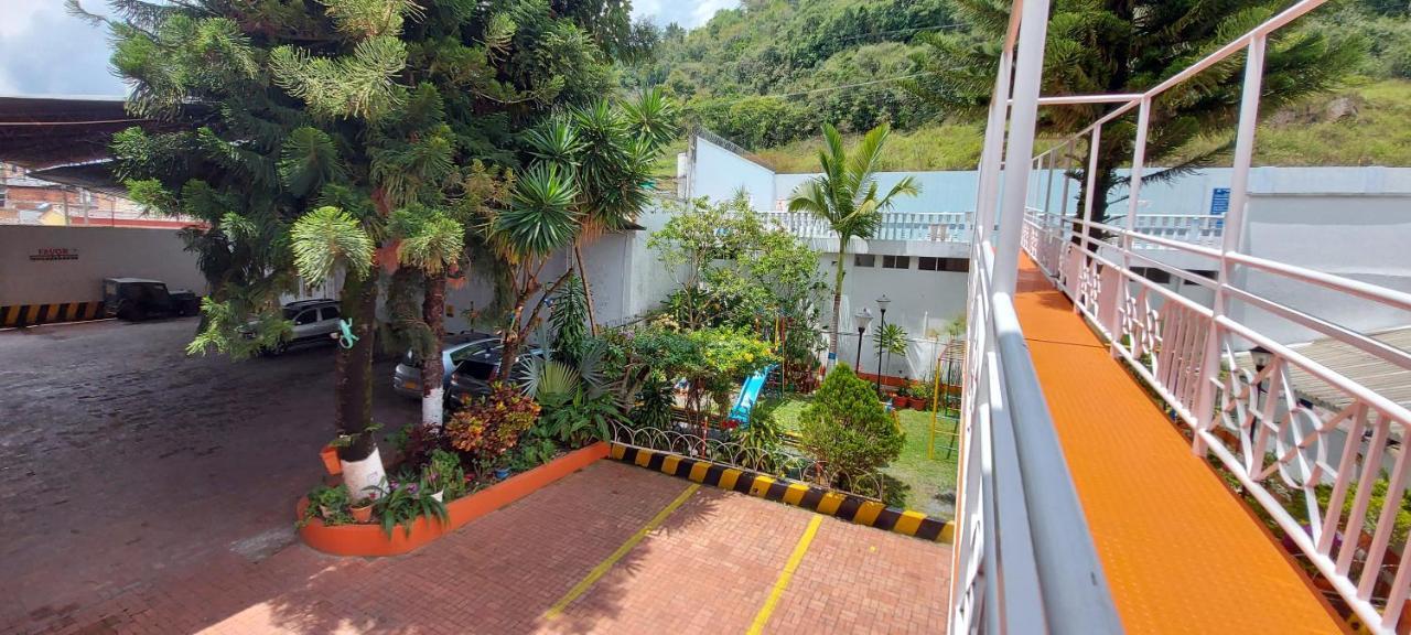 Hotel Emperador Barbosa  Extérieur photo