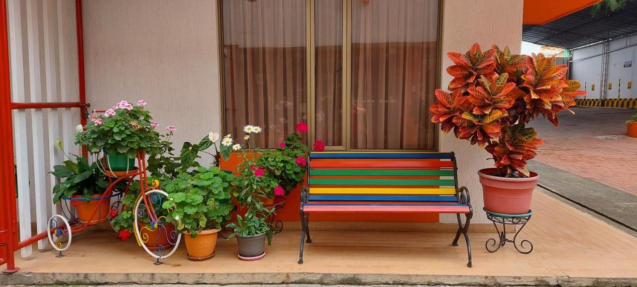 Hotel Emperador Barbosa  Extérieur photo