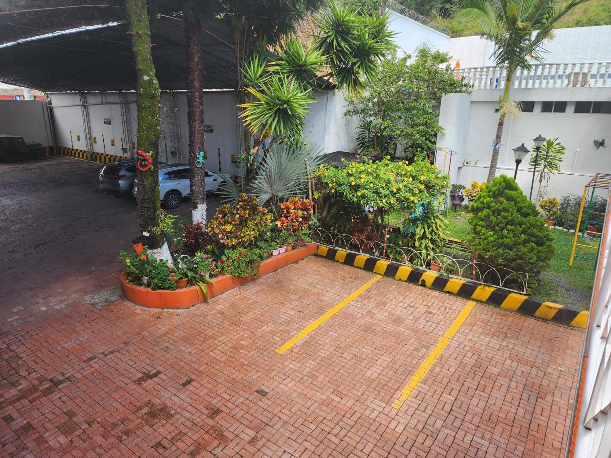 Hotel Emperador Barbosa  Extérieur photo