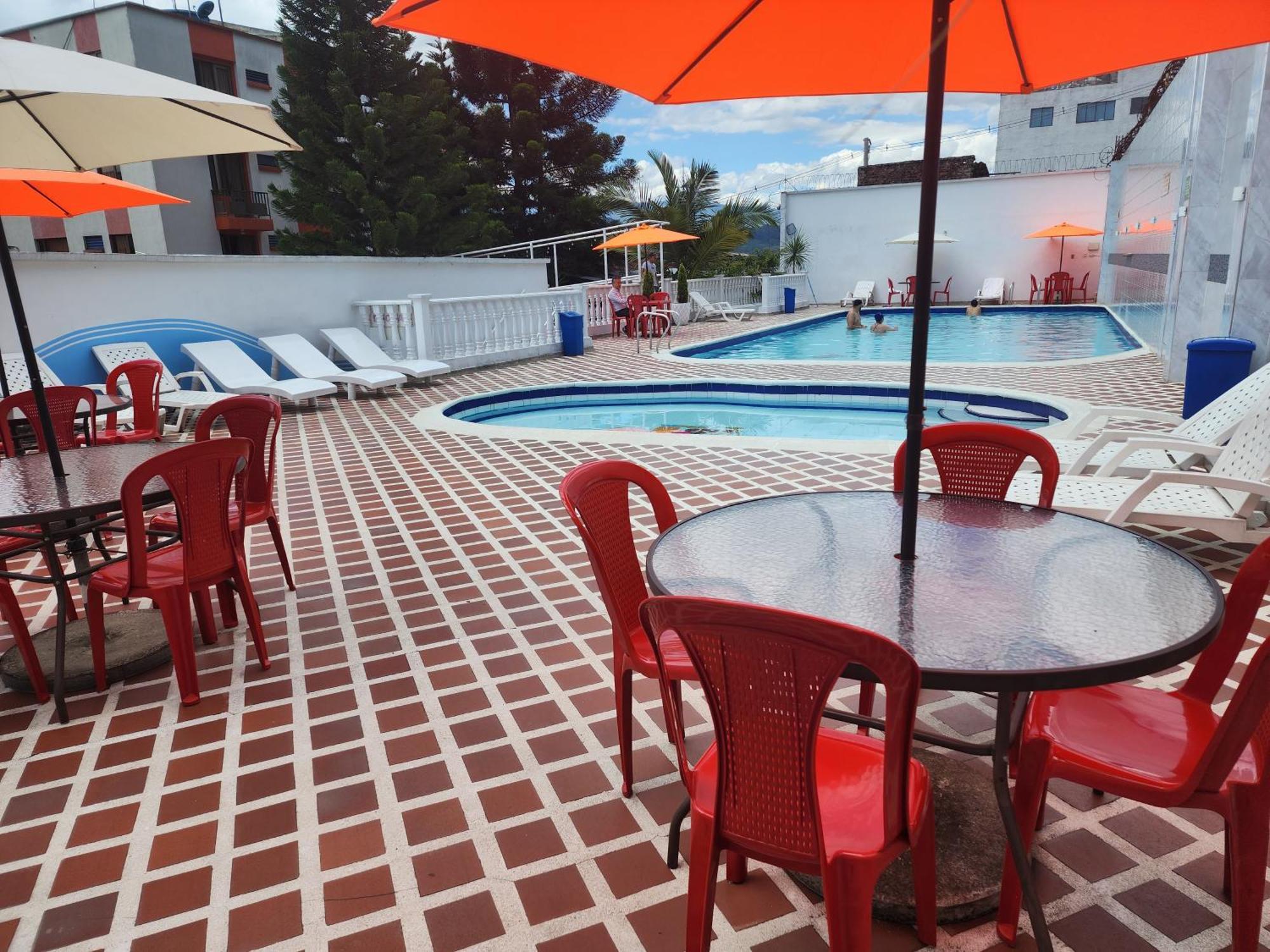 Hotel Emperador Barbosa  Extérieur photo