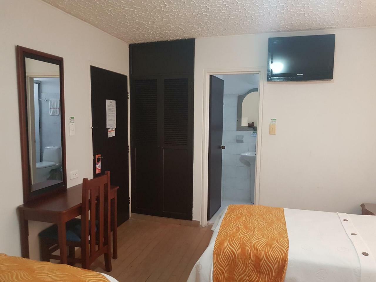Hotel Emperador Barbosa  Extérieur photo
